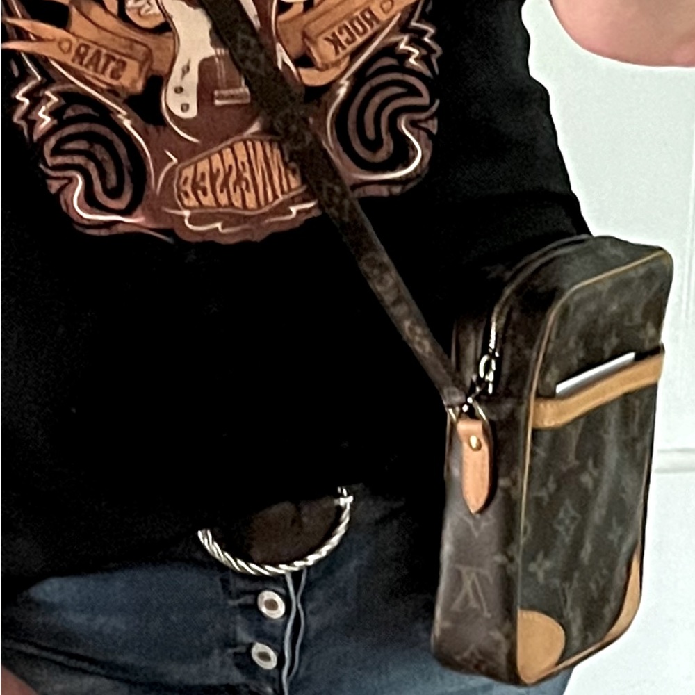 Beautiful LV Danube crossbody. Note this is a vintage, well loved 🥰 bag.